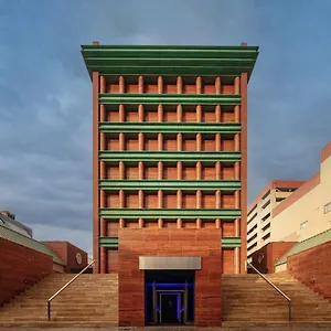 イル・パラッツォ 4*, 福岡市 日本